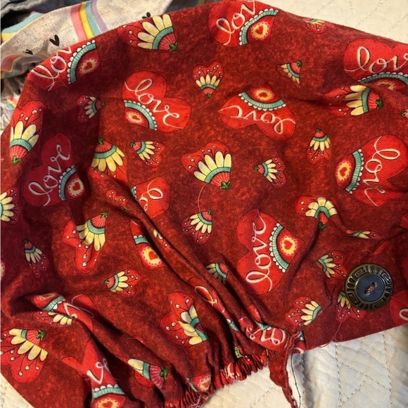 4 scrub caps peace love rainbows elephants - Picture 5 of 8